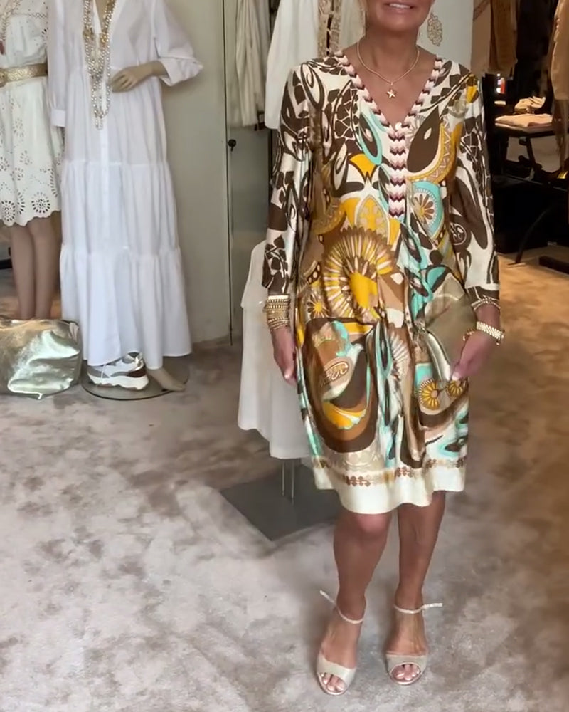 Fia | Levendige jurk met opvallend patroon en een helder design