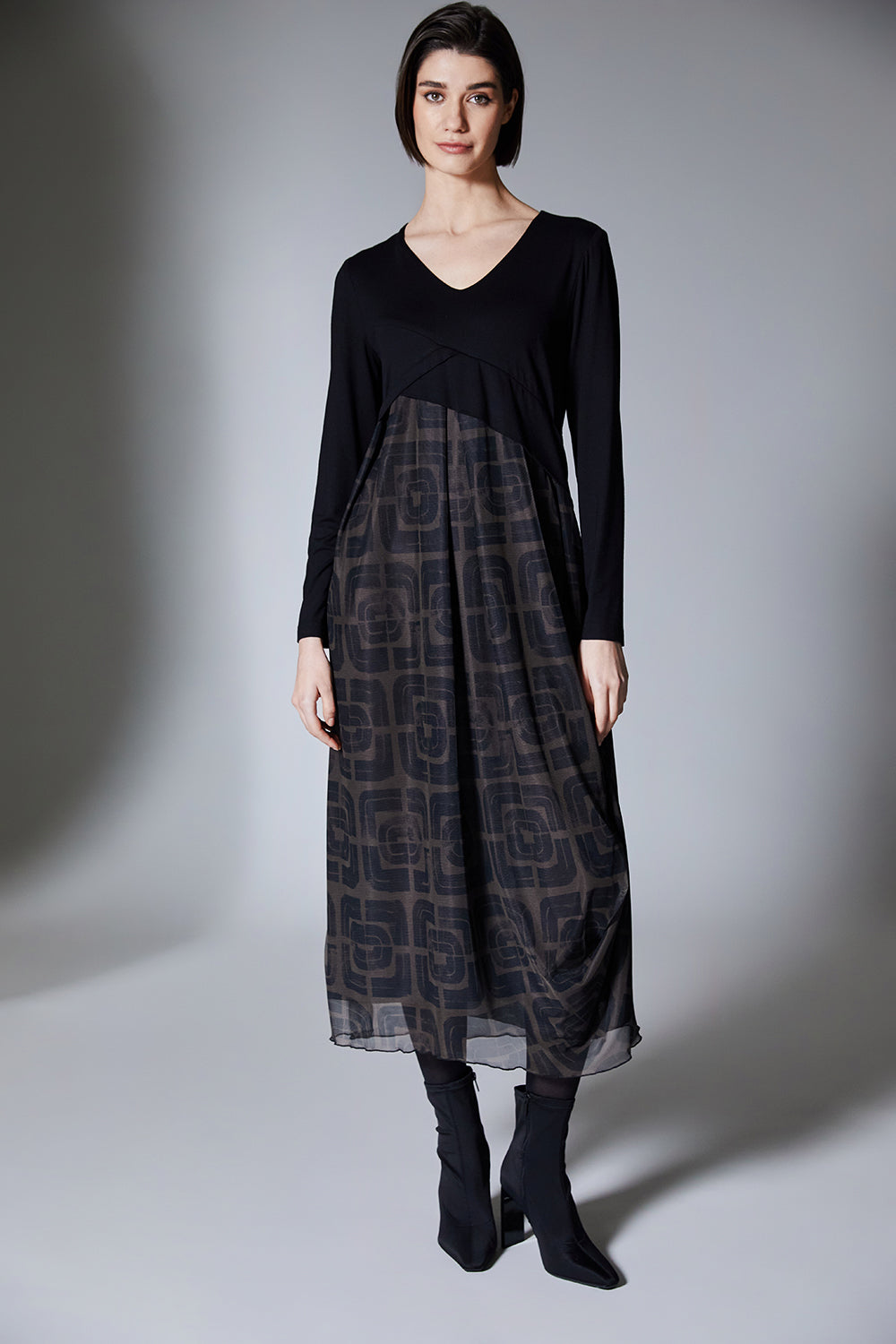 Maeve | Schwarzes Jersey- und Mesh-Midikleid