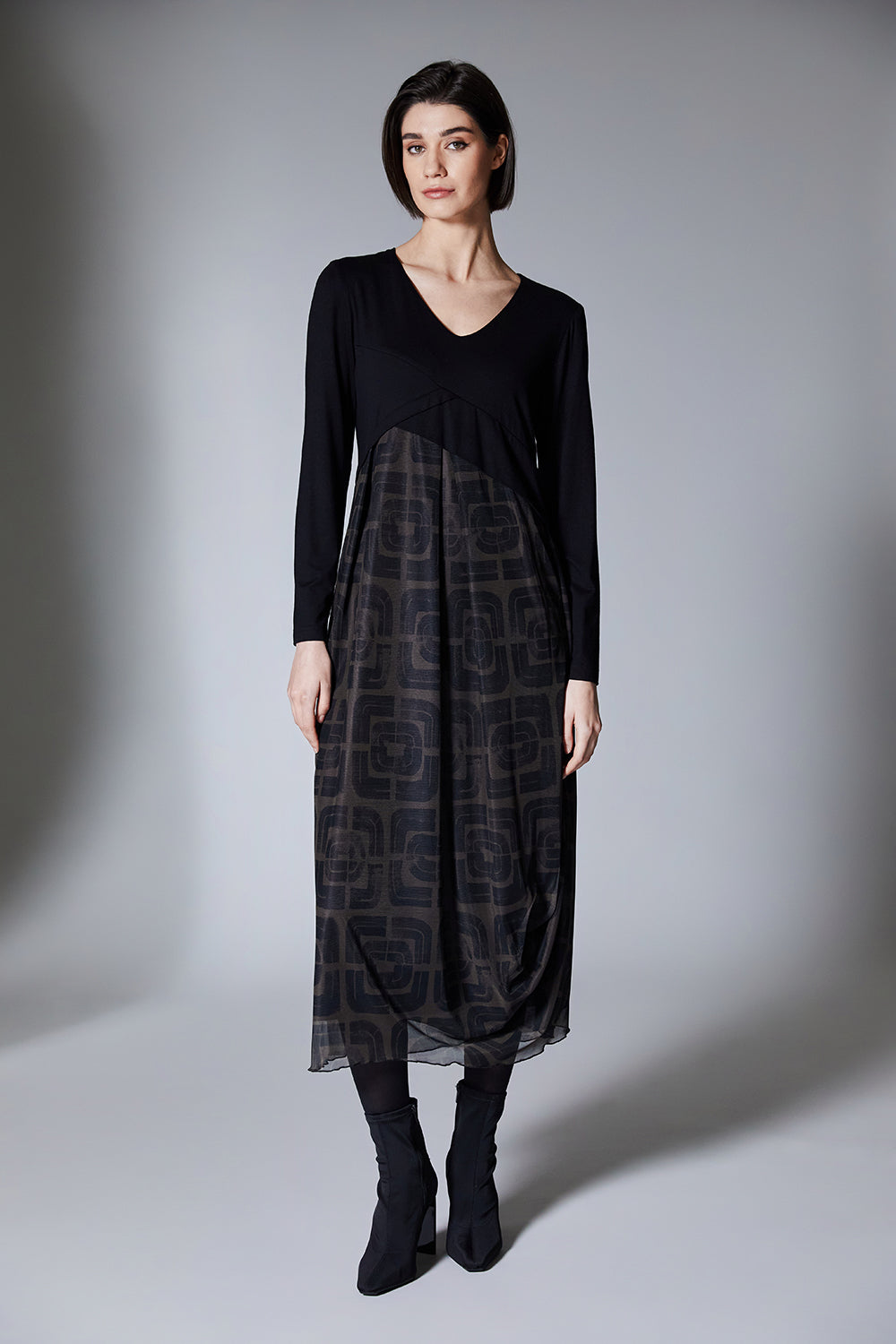 Maeve | Schwarzes Jersey- und Mesh-Midikleid