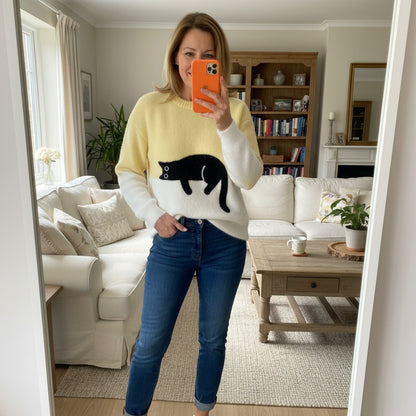 Luna | Women's Knit Sweater With Cat Graphic